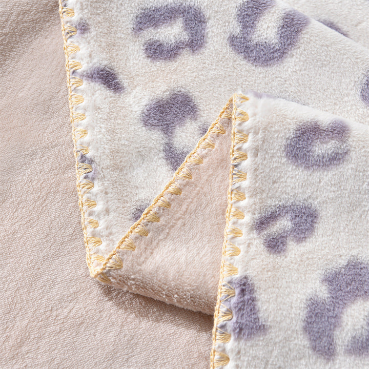 Luxury Leopard-Print Fleece Throw Blanket Bowlift