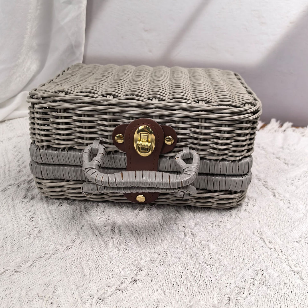 Women's handcrafted cosmetic storage case Bowlift