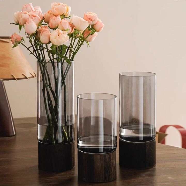 High-quality glass vase with wooden base Bowlift