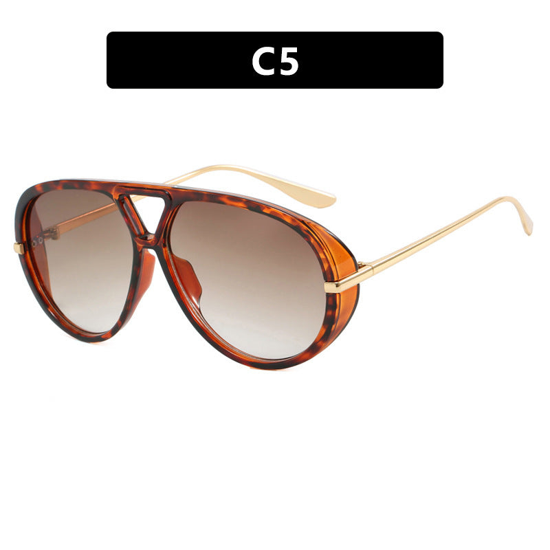 Women Oversized Sunglasses in fashionable Retro Design Bowlift