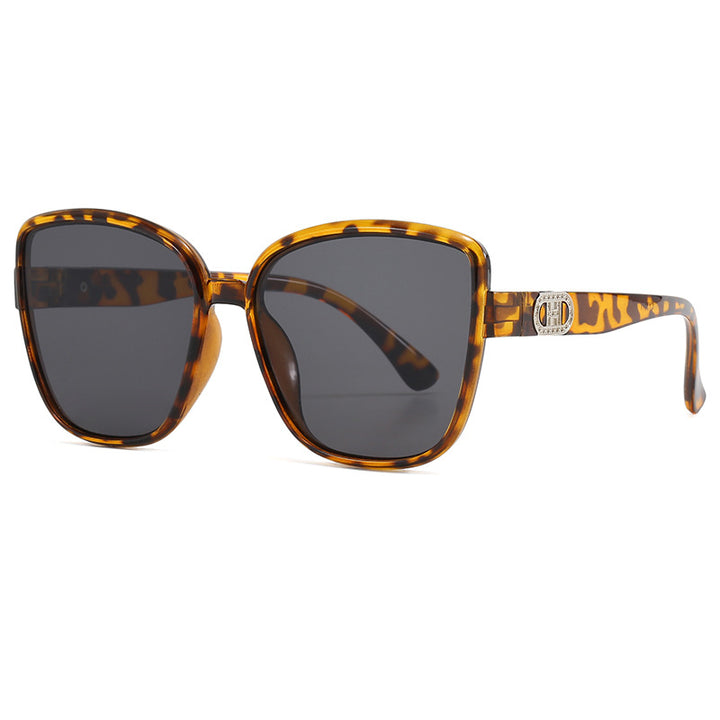 Women’s elegant oversized sunglasses in modern design Bowlift
