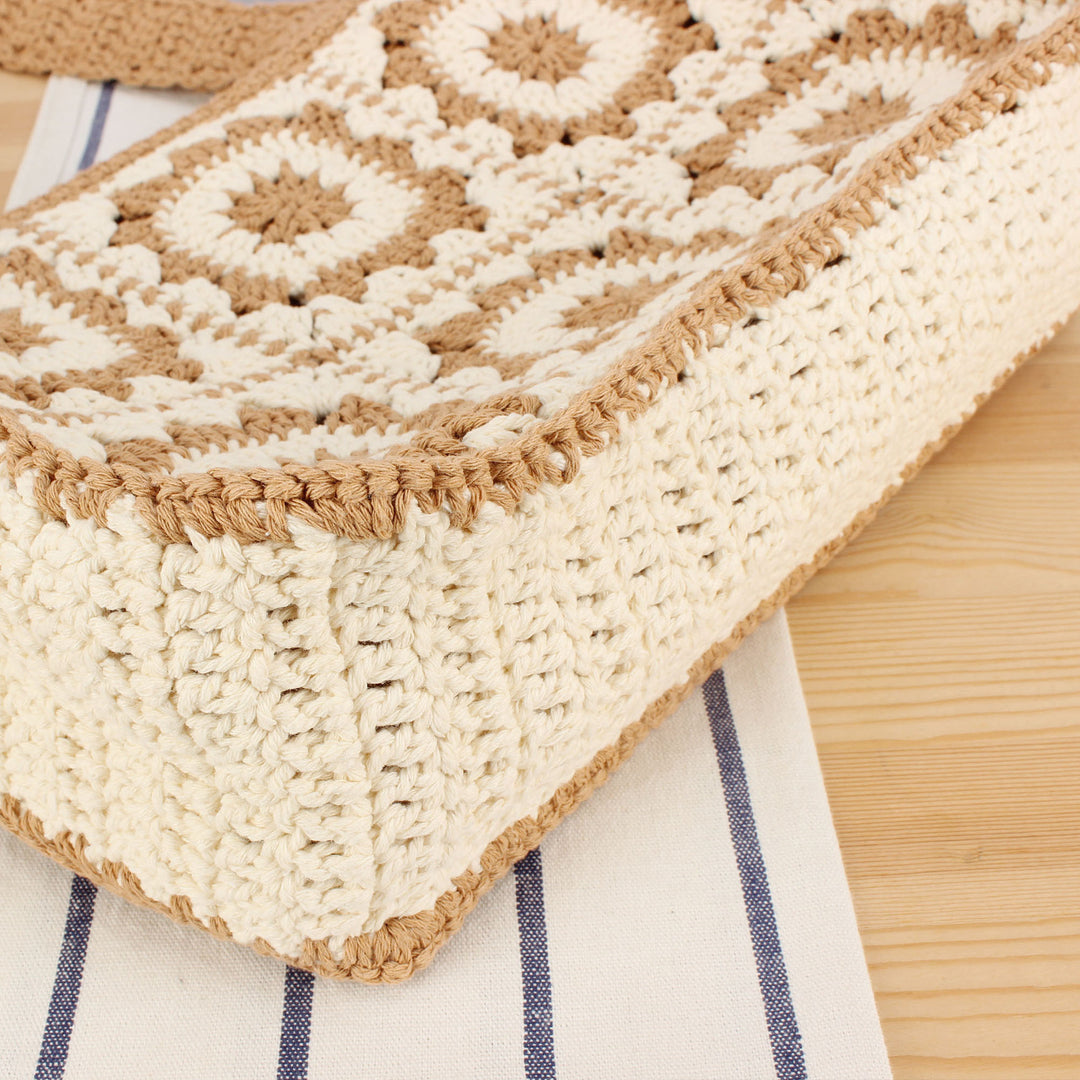 Fashionable crochet handbag with unique flower design Bowlift