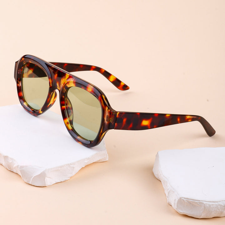 Women Designer Glasses in Retro Style Bowlift