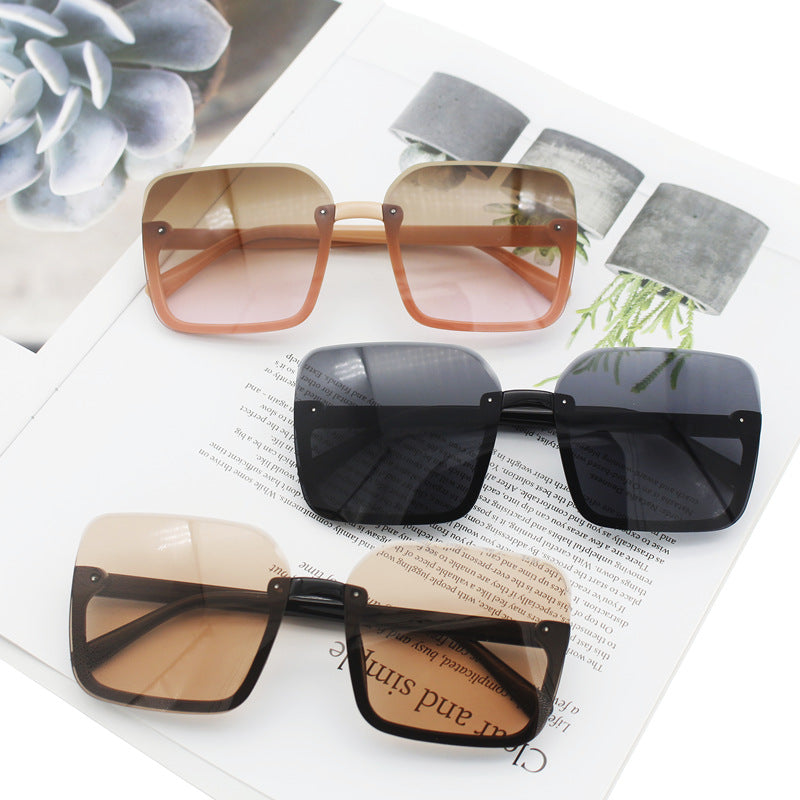 Women’s square sunglasses with extravagant leopard pattern Bowlift