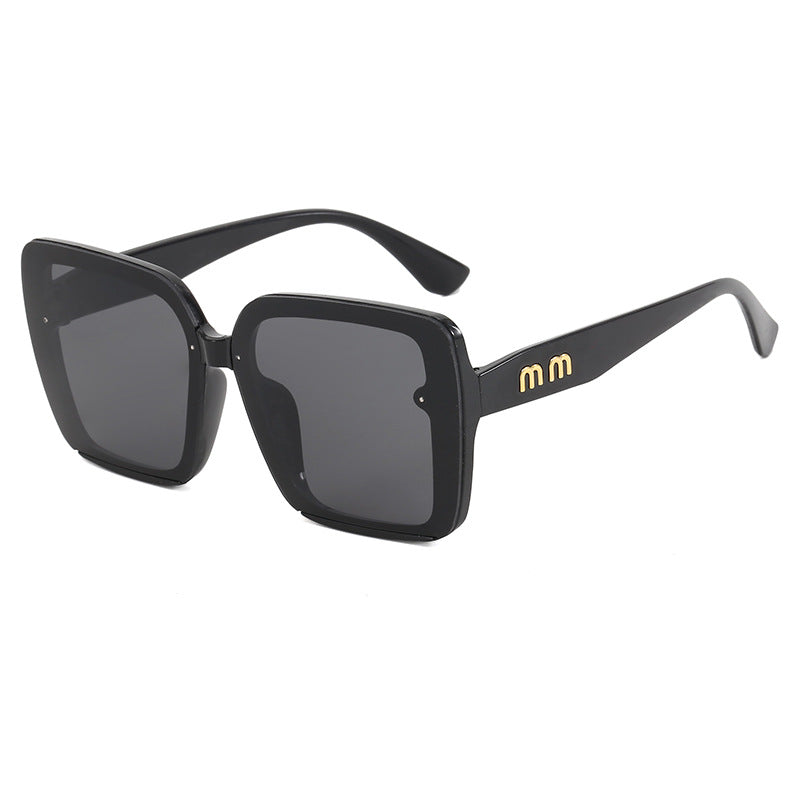 Women fashionable square sunglasses with comfortable design Bowlift