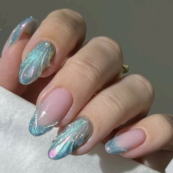 Artificial nails with polka dots Bowlift