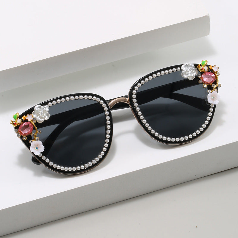 Ladies Glamorous Cat-Eye Sunglasses with Floral Decorations Bowlift