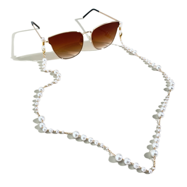 Fashionable cat-eye sunglasses with pearl holder Bowlift
