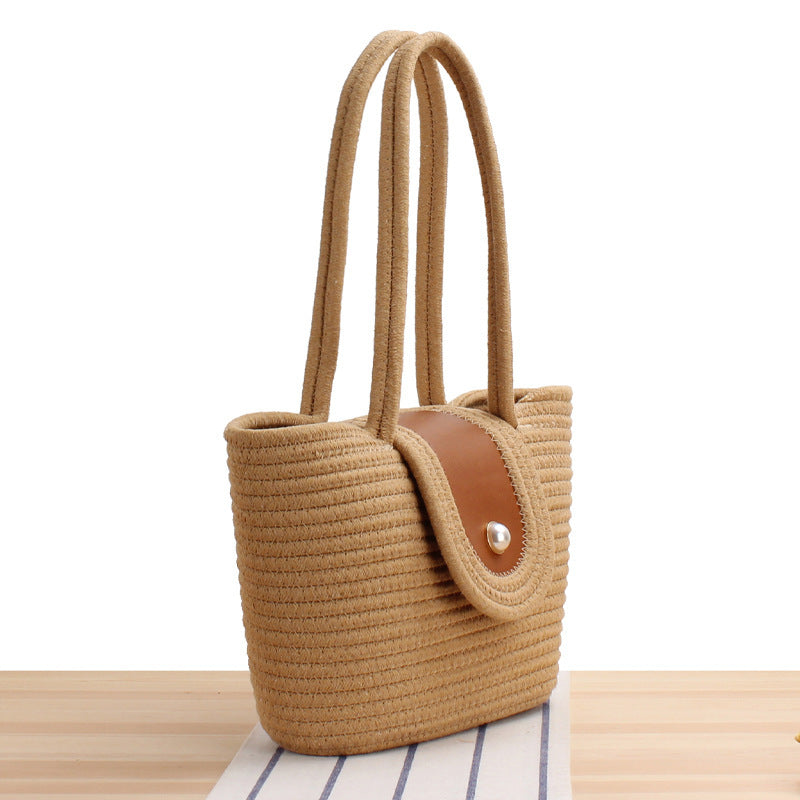 Elegant basket bag with leather flap closure Bowlift