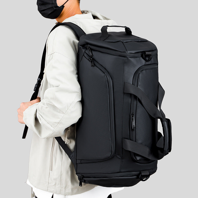 Practical sports and travel bag with organized storage space Bowlift