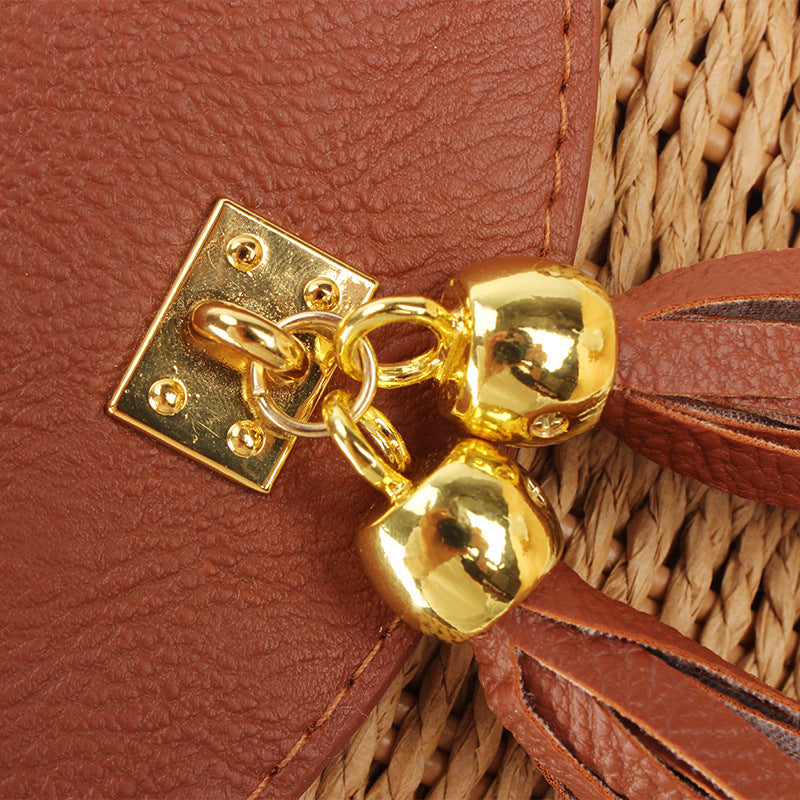 Shoulder bag with decorative fringes Bowlift