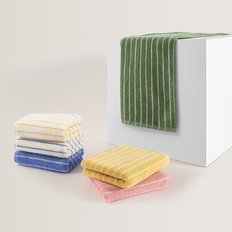 Women's Velour Bath Towel with Striped Design Bowlift