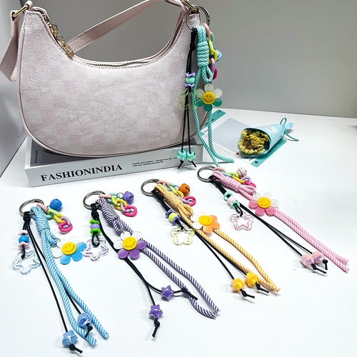 Playful keychain Bowlift