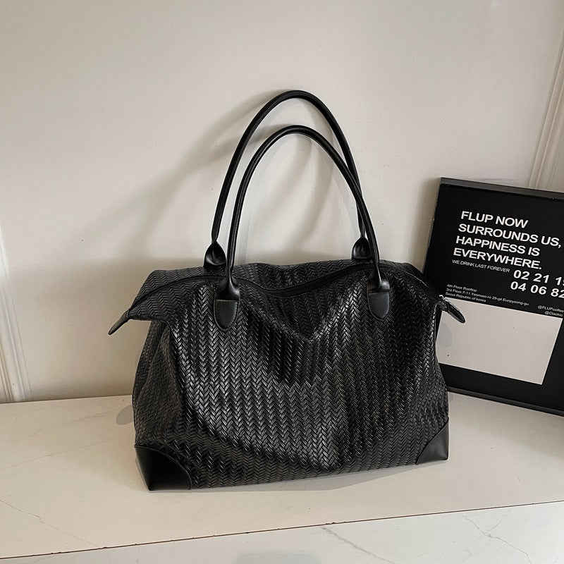 Luxurious Travel Bag In Modern Zigzag Pattern Bowlift