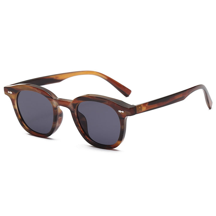 Ladies stylish sunglasses with classic retro design Bowlift