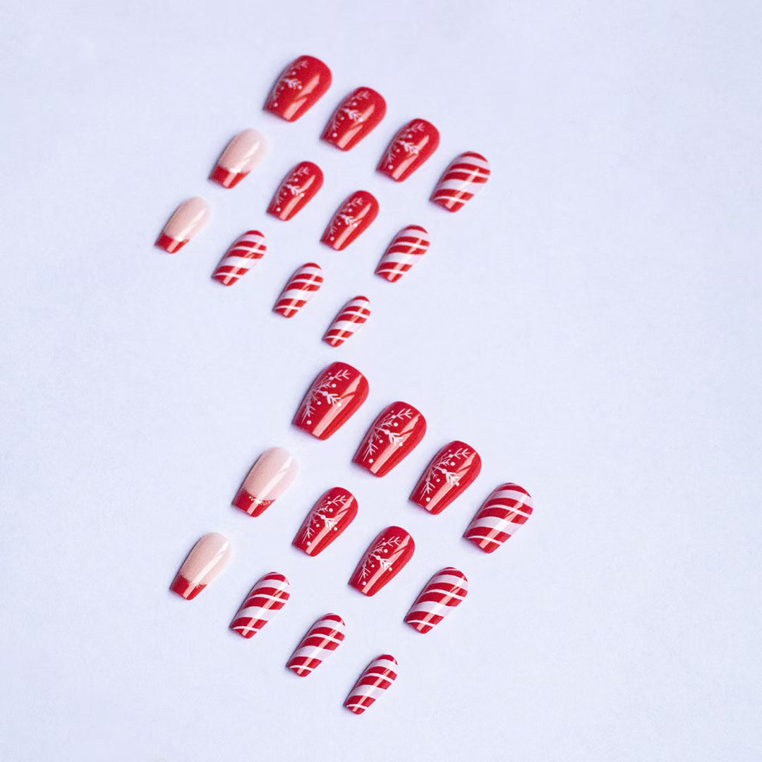 Artificial nails with festive winter design Bowlift