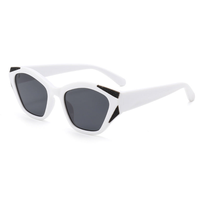 Women's fashionable oversized sunglasses with glittering accents Bowlift
