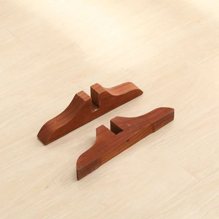 Wood shoe supports Bowlift