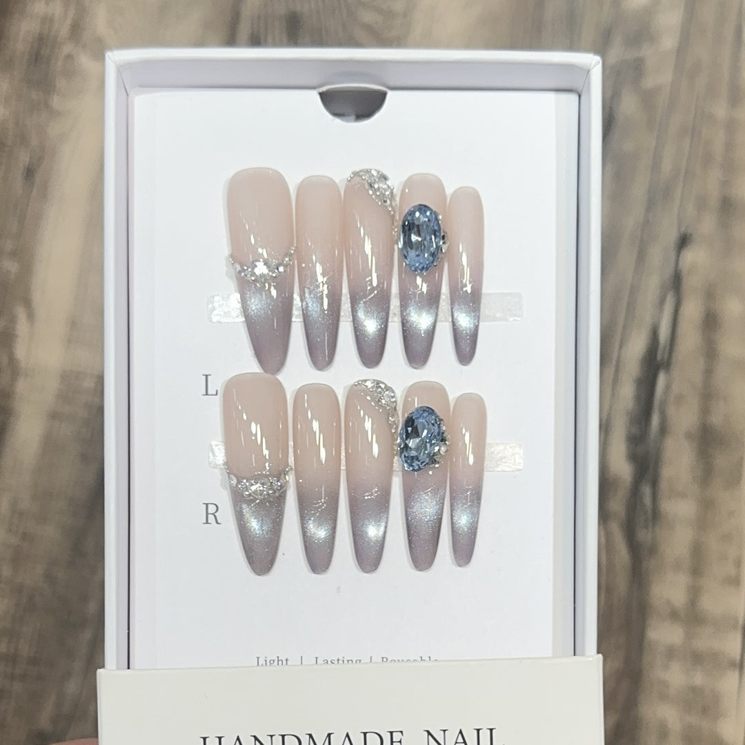 Glamorous Stiletto Press-On Nail Art Set with Rhinestone and Ombre Design Bowlift
