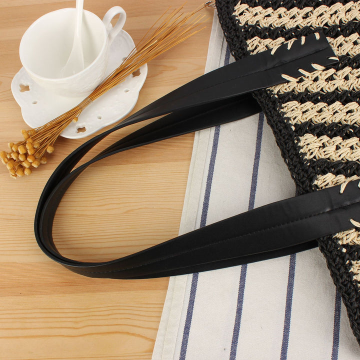 Tote bag with modern striped pattern made of woven natural material Bowlift