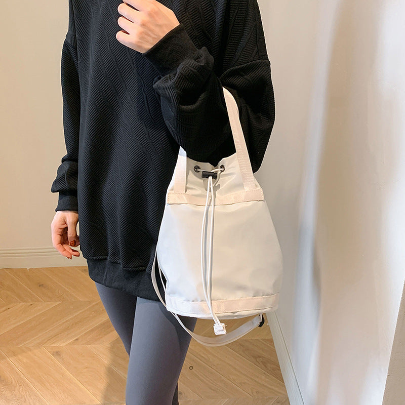 Comfortable sports bag with removable shoulder strap Bowlift