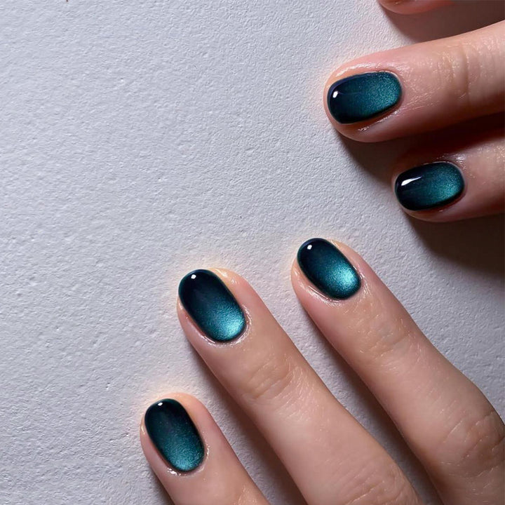 Elegant Ombre Nails Bowlift