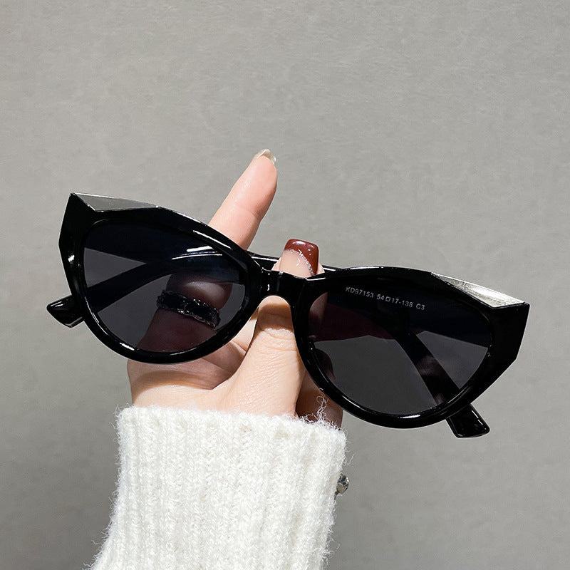 Women’s fashionable cat-eye sunglasses with shiny details Bowlift