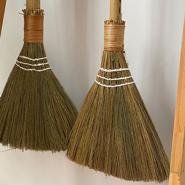 Women's Hand-Woven Broom Bowlift