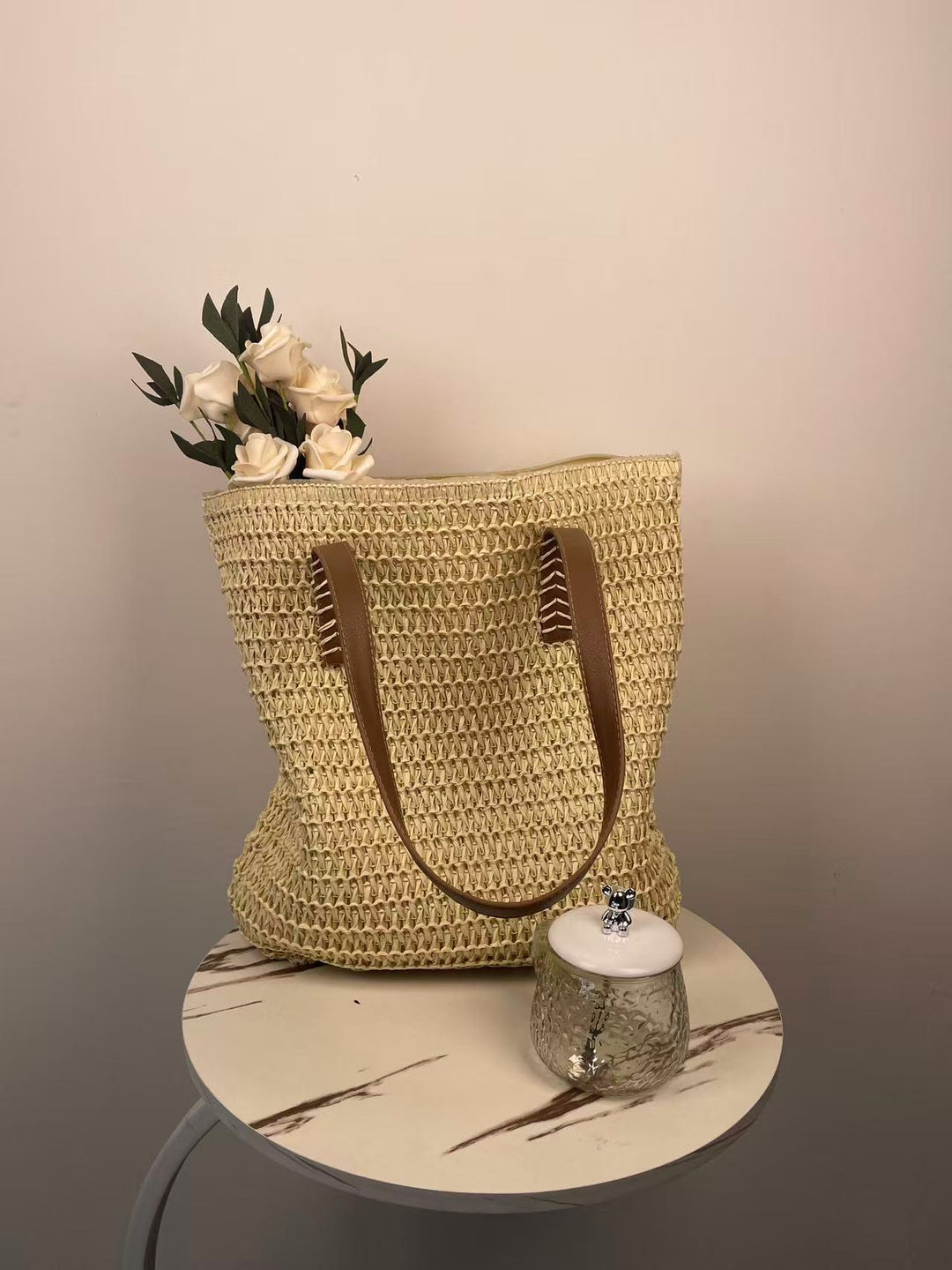Shopping bag made of high-quality woven material Bowlift