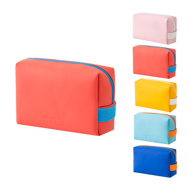 Women’s Cosmetic Pouch with Practical Zipper Bowlift