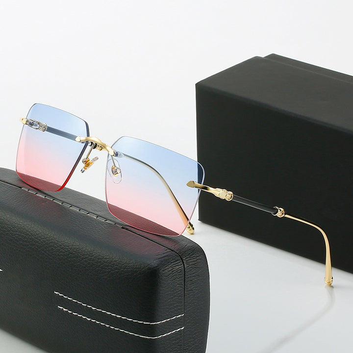 Women's fashionable sunglasses with square frame and luxurious accents Bowlift