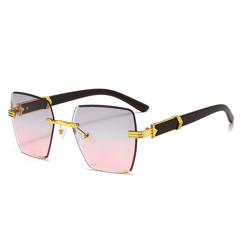 Women's extravagant square sunglasses with golden accents Bowlift