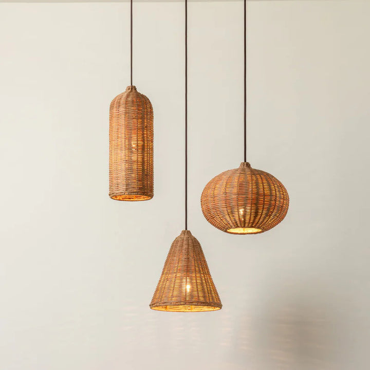Handmade pendant light made of braided rattan Bowlift