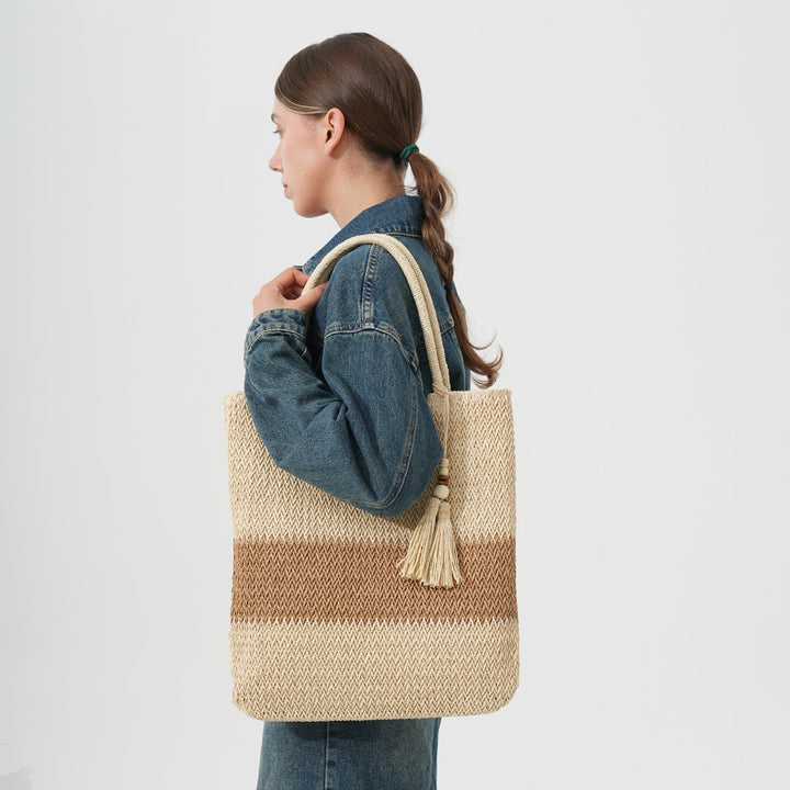 Exclusive and Handmade Beach Bag with Fringes Bowlift