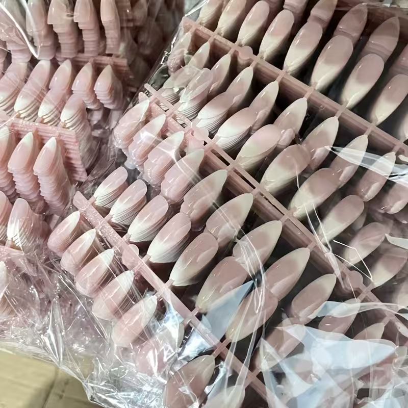 French Tip Acrylic Nail Set Bowlift