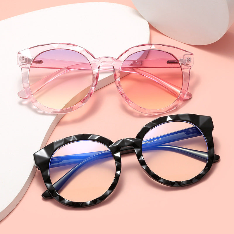 Women’s fashionable sunglasses with harmonious color gradient and unique design Bowlift