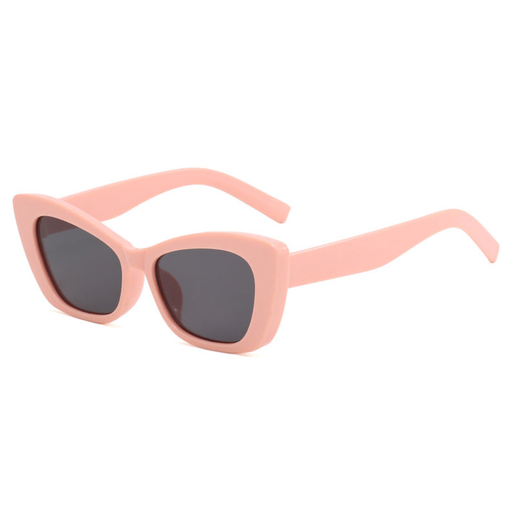Ladies Cat-Eye Sunglasses with Stylish Elements Bowlift