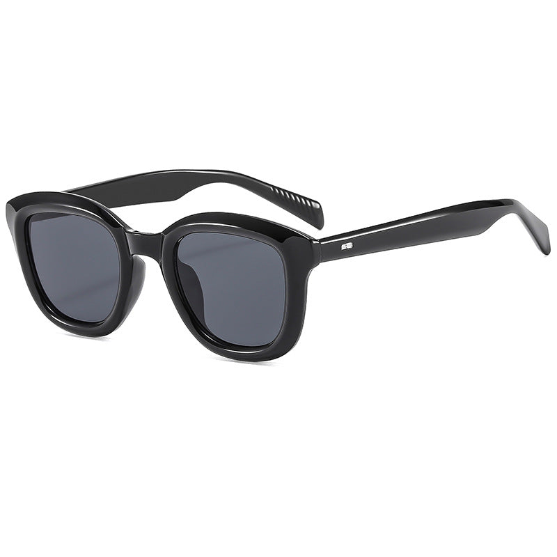 Women’s Fashion Sunglasses in Elegant, Transparent Design Bowlift
