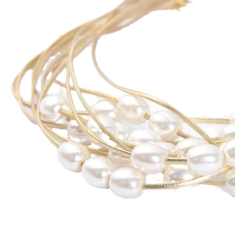 Decorative curtain holder with bead accent Bowlift