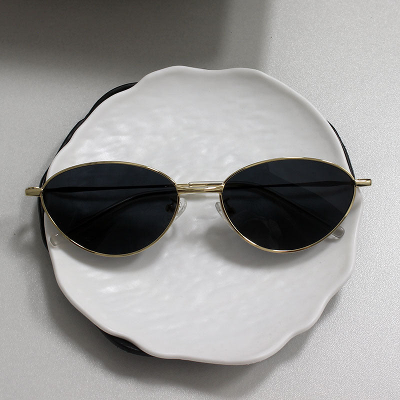 Fashionable Rectangular Glasses with Fine Metal Frame Bowlift