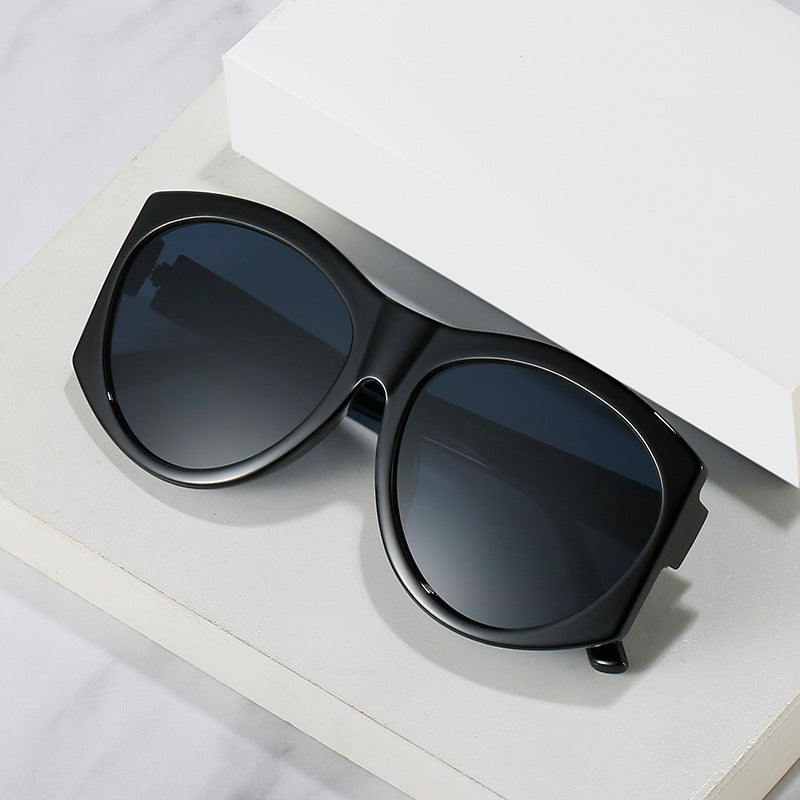Oversized Vintage-Inspired Fashion Sunglasses Bowlift