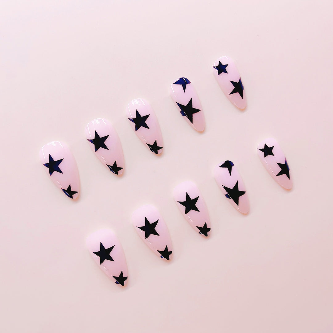 Creative nail tips with star motif Bowlift