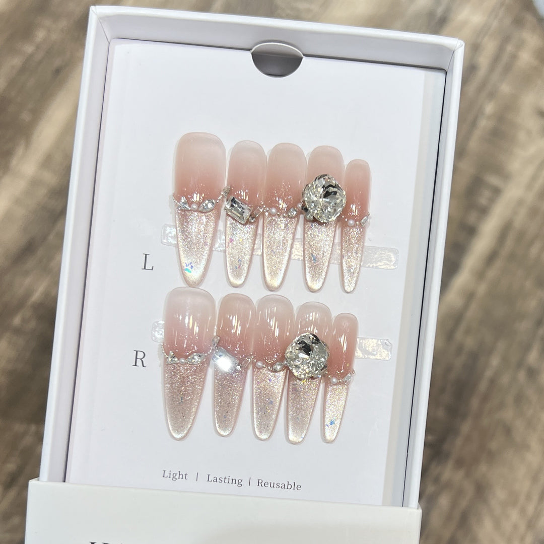 Decorative Stiletto Press-On Nail Art Set with Rhinestone Details Bowlift