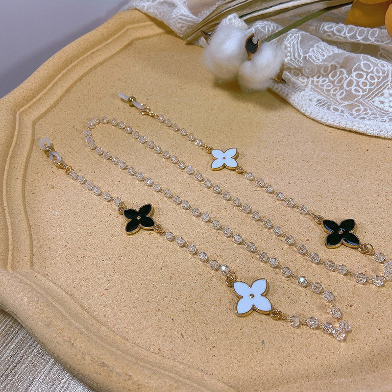 Elegant pearl necklace with flower pendants Bowlift