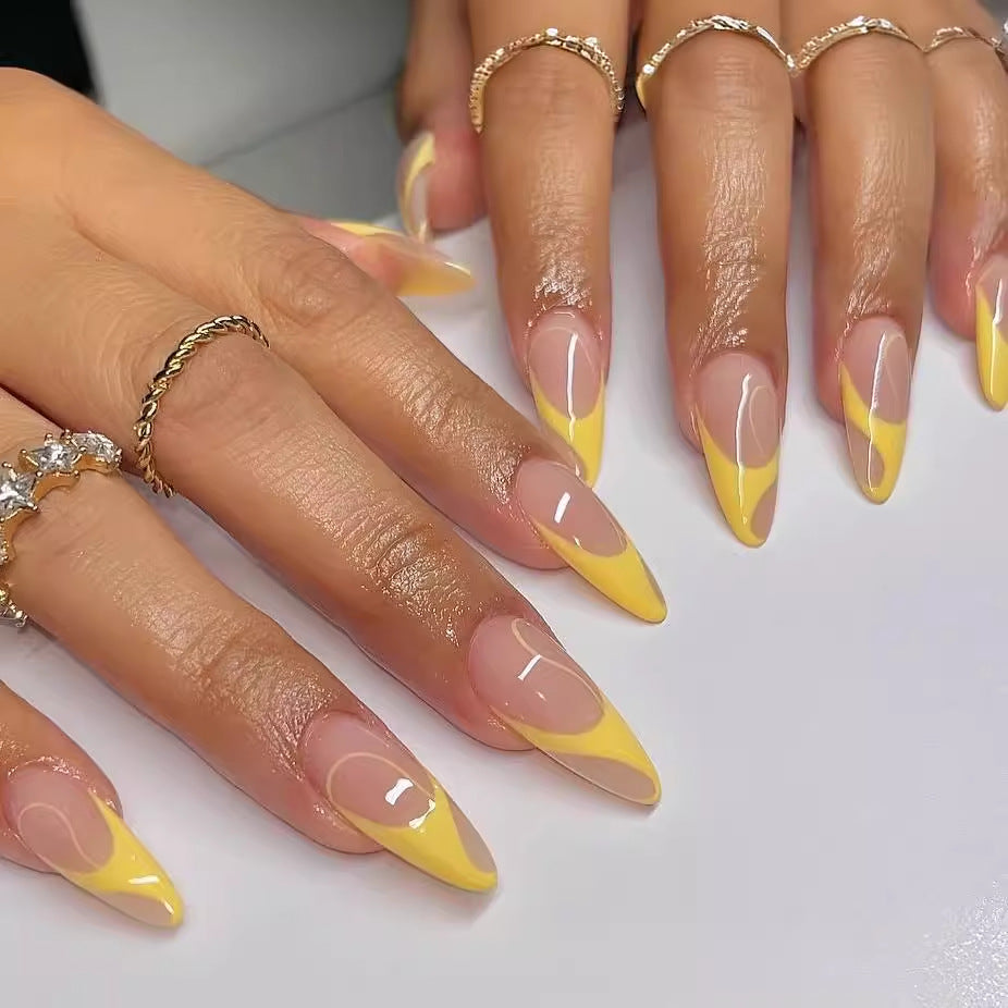 Nail set with elegant French tips Bowlift