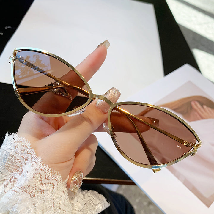 Ladies Cat-Eye Sunglasses with Elegant Metal Frame and UV Protection Bowlift