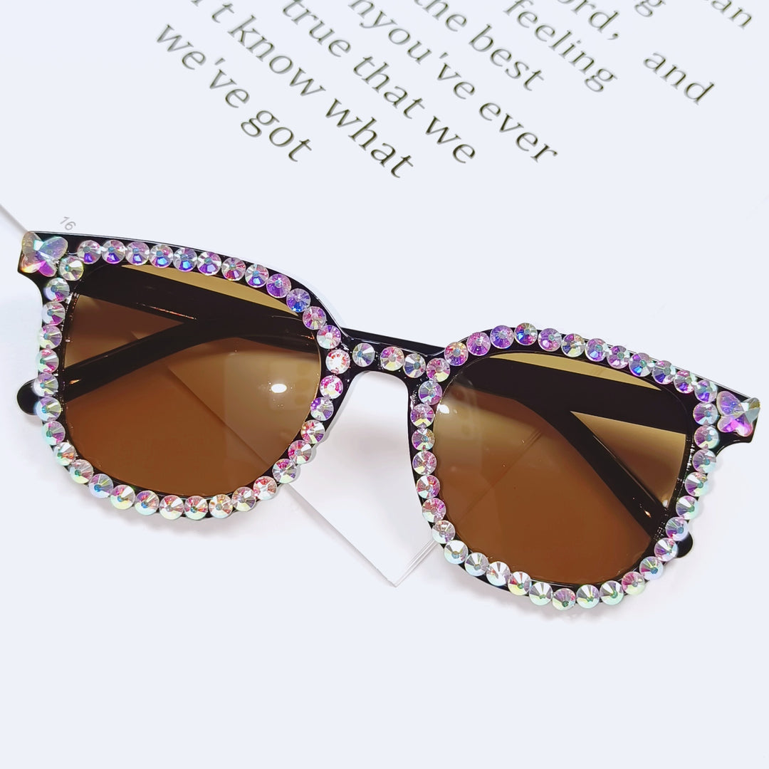 Fashionable Rhinestone-Embellished Sunglasses Bowlift