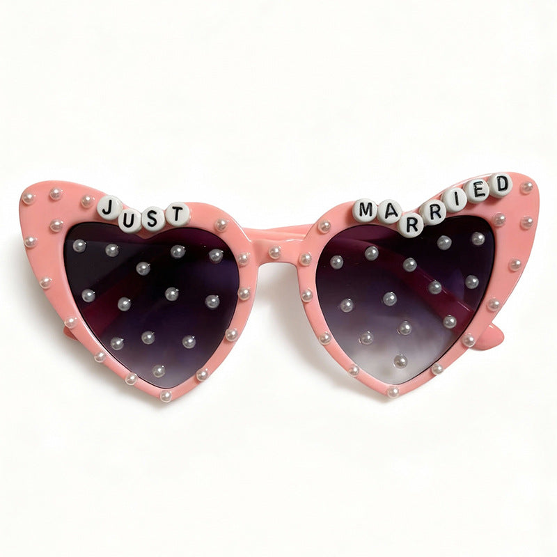 Novelty Heart-Shaped Sunglasses Bowlift