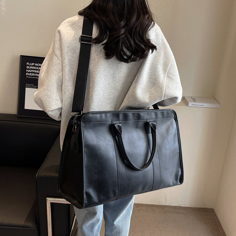 Sleek Elegant Leather Travel Bag Bowlift