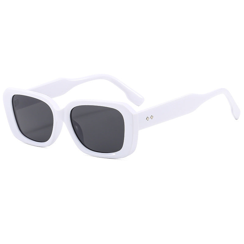 Ladies Oversized Sunglasses in Elegant Design Bowlift